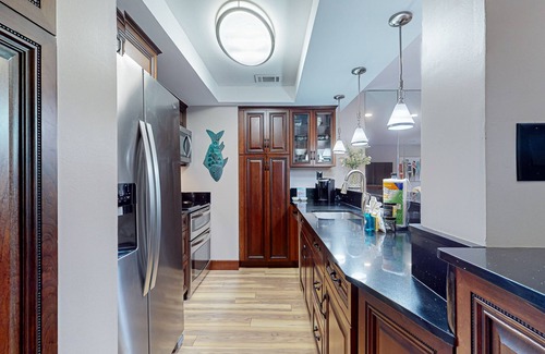 Shelter Cove Condo | Romantic Marina View Condo w/Free WiFi, Balconies, Washer/Dryer, & Shared Pool