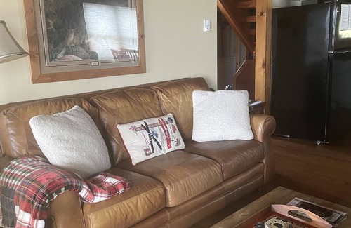 Dryfork Cabin | Romantic Mt. Get-away~ 'Sunset cabin' has spectacular Mountain & Sunset views!