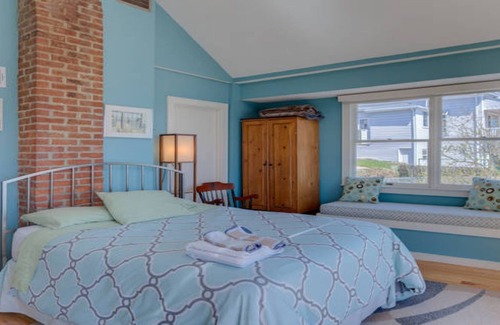 Swampscott House | Romantic Ocean & Boston Skyline Views - From an Exclusive Outdoor Hot Tub!