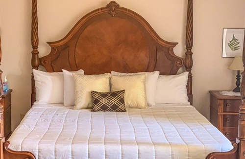 Branson Bed & Breakfast | Romantic Ozark Mountain Setting ~ Just Minutes From Branson