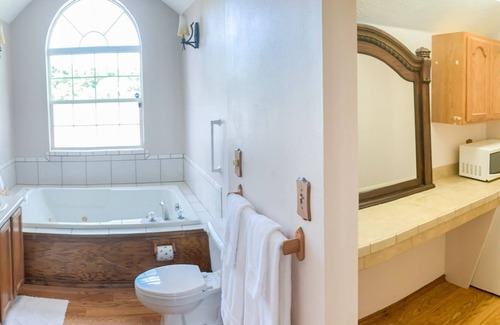 Branson Bed & Breakfast | Romantic Ozark Mountain Setting ~ Just Minutes From Branson