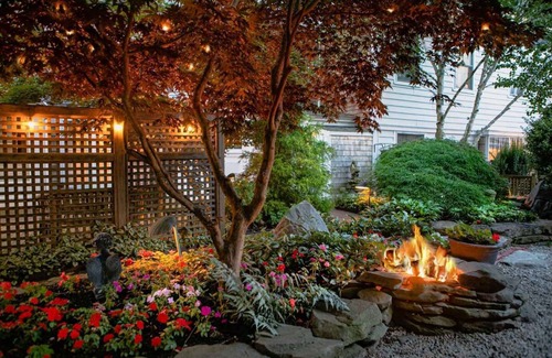 Provincetown Hotel | Romantic Queen Room with Balcony, Fireplace & Monument Views - Downtown Provincetown