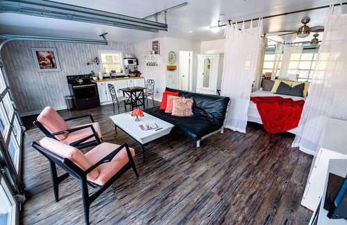 Temecula Apartment | Romantic retreat walking distance to wineries