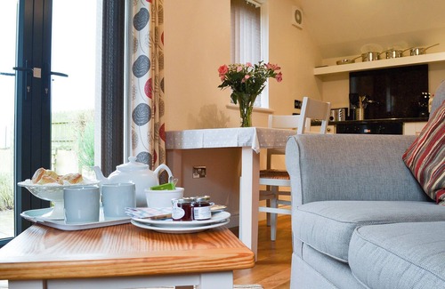 Holsworthy Cottage | Romantic rural location on the Devon/Cornwall border, close to the Tamar lakes and coast.