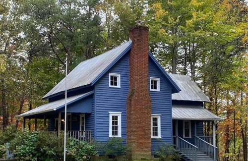 Tigerville House | Romantic, Secluded Historic Cottage on 5 Acres 30 mins to TIEC