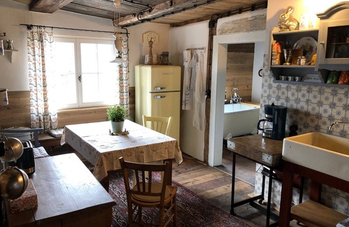 Ludwigshafen Apartment | Romantic vacation apartment in renovated half-timbered house from 1706 with courtyard and garden