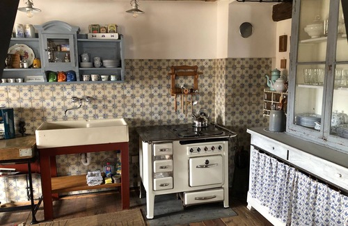 Ludwigshafen Apartment | Romantic vacation apartment in renovated half-timbered house from 1706 with courtyard and garden