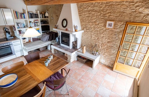 Villars House | Romantic vacation home surrounded by greenery - 201VIL