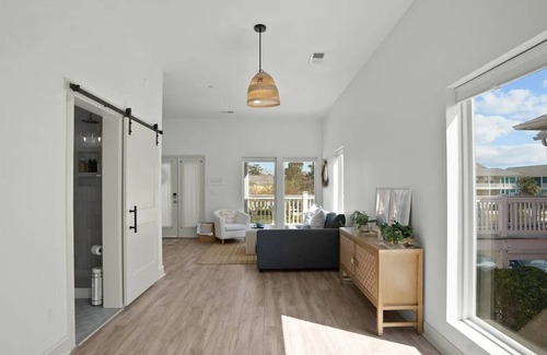 Southport Condo | Romantic Waterfront Retreat in charming Southport