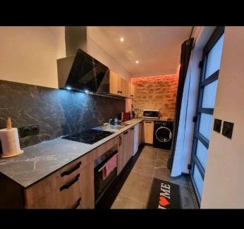 Charleville-Mezieres Apartment | Romantique room