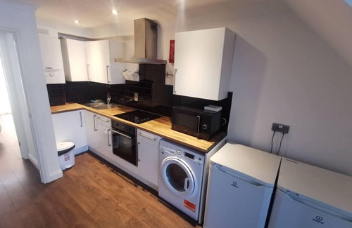 Brooklands Apartment | Romford Retreat - Stylish Apartment Stay