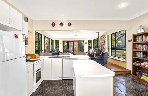 Mylestom House | Ronnie's Cottage in Mylestom is a character-filled, vintage retreat