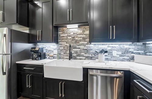 Somerville House | Roo's Hideaway, New Luxury 3BR/2BA Close to Round Top, Lake Somerville & A&M!