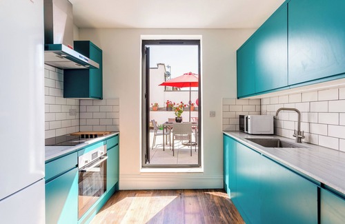 Hove House | Roof Garden House, close to the centre of town and the beach