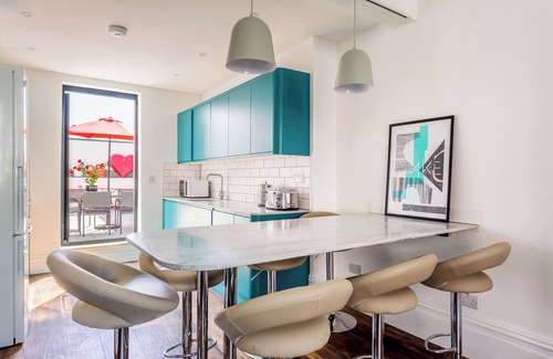 Hove House | Roof Garden House, close to the centre of town and the beach