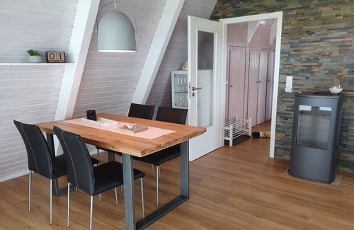 Carolinensiel House | Roof-only house "Murmel 3", Wallbox charging station, fireplace, beach chair, WiFi