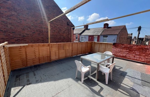 Liverpool Apartment | Roof Terrace | W/M | Smart TV | Free Parking