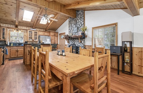 The Village Cabin | Roof top hot tub, Village and Marina walk. Billiards, darts, fireplace, hot tub.