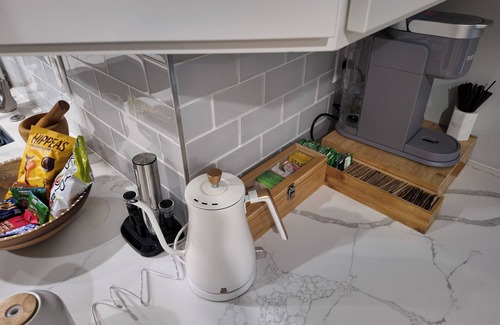 Brewerytown Apartment | Rooftop/5min Museum of Art/3BD3BA/Patio/King/Free Parking/10min Liberty Bell