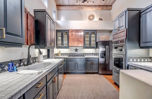 West Sedona House | Rooftop Deck, Views, Pool & Hot Tub, Alfresco Dining, Perfect For Starry Nights!