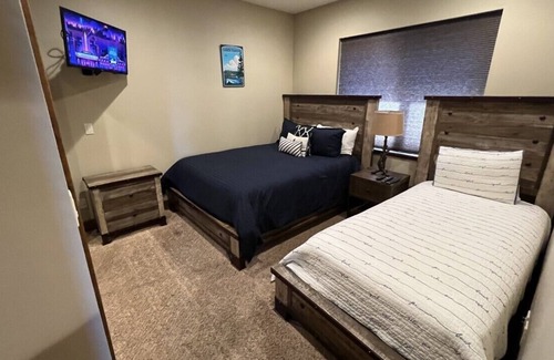 Al Tahoe House | Rooftop deck W/Scenic Views of Lake Tahoe. Hot tub, Games etc