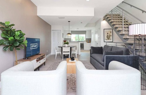 North Beach House | Rooftop | Hot Tub | Near Beach | 6BR | Harding Ave