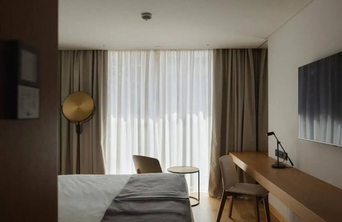 Sao Jorge de Arroios Hotel | Rooftop Pool, Magical Light Show & Lisbon’s History at Your Doorstep