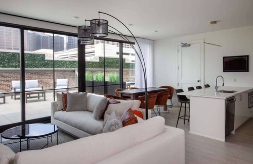 Central Business District Hotel | Rooftop Suites at The Moderne | Expansive Terrace