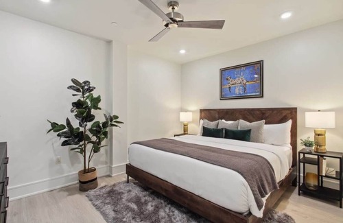 Central Business District Hotel | Rooftop Suites at The Moderne | Expansive Terrace