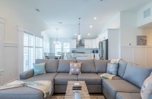 South End House | Rooftop Sunsets Ocean Glimpse Sleeps 10
