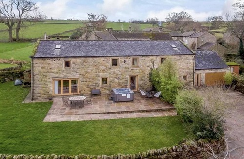 Ripley House | Rookery Barn in the Outskirts of Darley