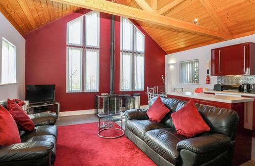 Halesworth Cottage | ROOKYARD COTTAGE, family friendly, with pool in Halesworth