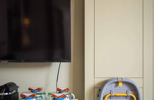 New Town House | Room 1 Summary: No. 5