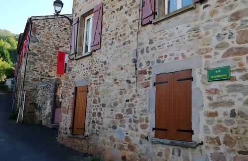 Saint-Gervazy Apartment | Room 2 with Shared Terrace and Garden