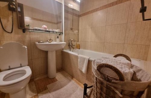 Kiseleff Apartment | Room 27 @ Arc de Triomphe