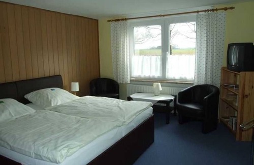 Friedrichskoog Bed & Breakfast | Room 4 Double Room - Pension Bed & Breakfast behind the North Sea dike