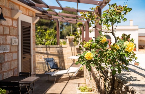 Vitigliano Apartment | Room 'Angeli Nel Salento - C H - Mare' with Private Terrace, Wi-Fi and Air Conditioning