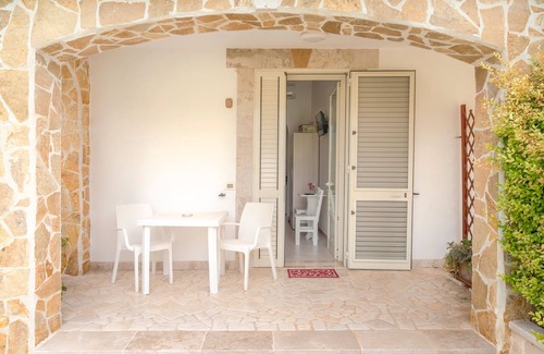 Otranto Apartment | Room 'Arancio' with Lake View, Wi-Fi and Air Conditioning