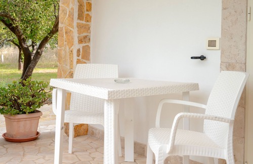 Otranto Apartment | Room 'Arancio' with Lake View, Wi-Fi and Air Conditioning