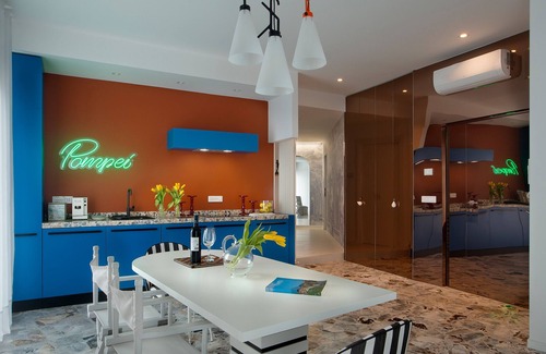 Pompei Apartment | Room 'Aria Con Vista Vesuvio' with Mountain View, Wi-Fi and Air Conditioning