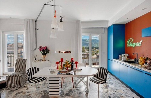 Pompei Apartment | Room 'Aria Con Vista Vesuvio' with Mountain View, Wi-Fi and Air Conditioning