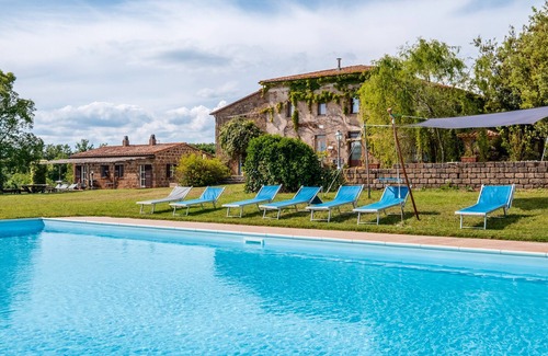 Sorano Apartment | Room 'Camera Sud' with Shared Pool, Shared Terrace and Wi-Fi