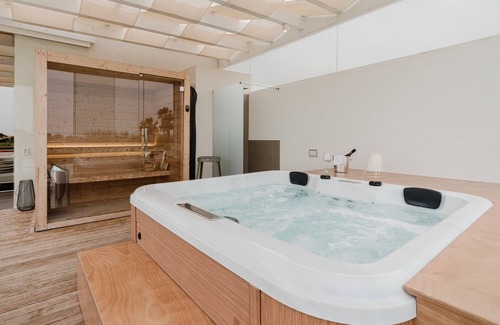 Marsala Apartment | Room 'Casa Umeli Nocellara' with Shared Terrace, Wi-Fi and Air Conditioning