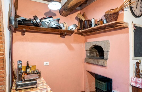 Torniella Apartment | Room 'Del Chiodo - Giacinto' with Shared Terrace and Garden and Wi-Fi