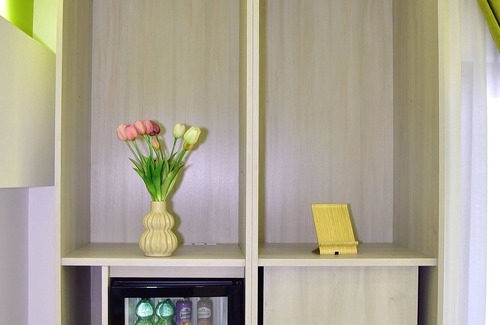Ercolano Apartment | Room 'Elegante Camera Familiare' with Mountain View, Wi-Fi and Air Conditioning