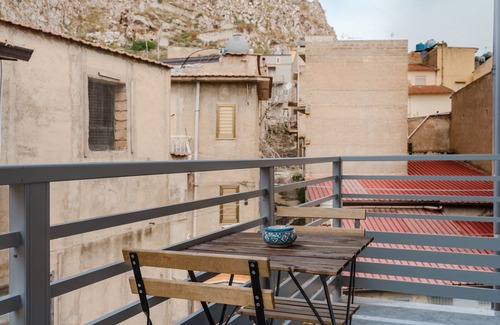 Montallegro Apartment | Room 'Favignana' with Balcony, Wi-Fi and Air Conditioning