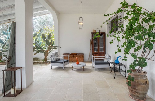 Vignacastrisi Apartment | Room 'Flora 3' with Shared Terrace, Wi-Fi and Air Conditioning