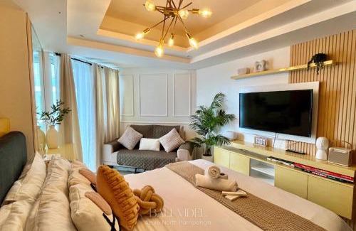 San Fernando Apartment | Room for Couples with Soft Queen Bed and Beach View Balcony