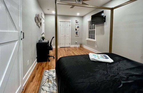 Washington Park House | Room for Everyone! 6 Bed Home