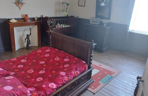 Saint-Felix-Lauragais Bed & Breakfast | Room for rent in charming Lauragais village.